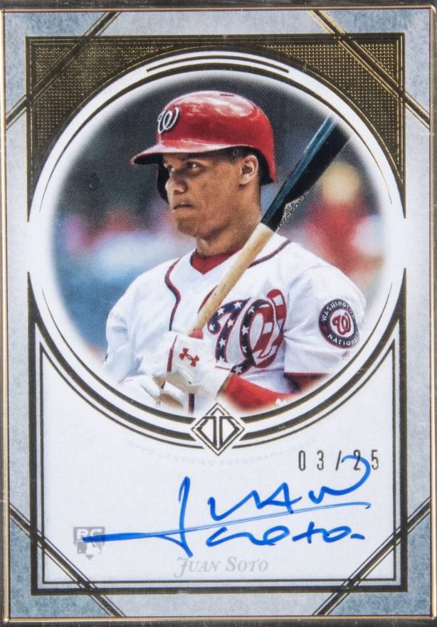 2018 Topps Transcendent Transcendent Collection Autographs Mike Trout #TCAMT Baseball Card