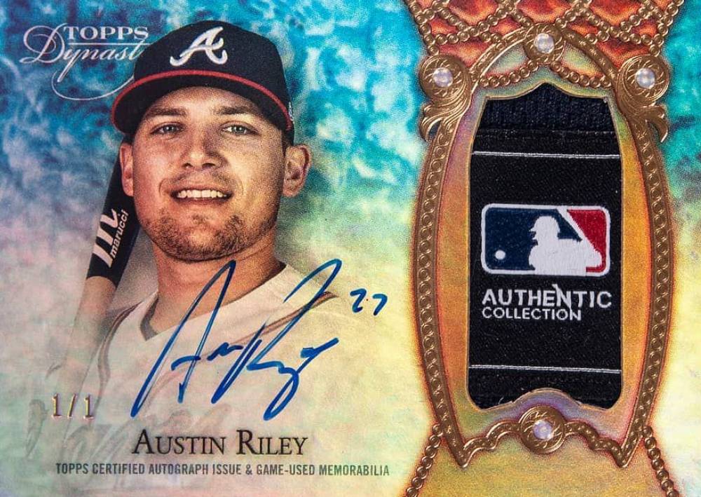 2022 Topps Dynasty Autographed Patch Austin Riley #DAPAR4 Baseball Card