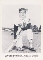1962 Jay Publishing Photos-Type 2 # Brooks Robinson Kneeling Baseball Card