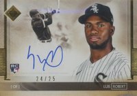 2020 Topps Transcendent Collection Autographs #LR Luis Robert Variation Baseball Card