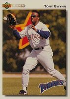 1992 Upper Deck #274 Tony Gwynn Gold Hologram Baseball Card