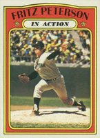 1972 Topps #574 Fritz Peterson In Action Baseball Card