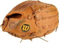 1980 Hall of Fame Player Game Used  # Gaylord Perry Glove Baseball Card