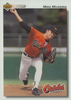 1992 Upper Deck #675 Mike Mussina Gold Hologram Baseball Card