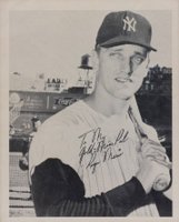1962 Gehl's Ice Cream # Roger Maris Bat on Shoulder, Photo to Waist Baseball Card