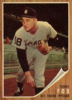 1962 Topps #196GT Terry Fox Green Tint Baseball Card