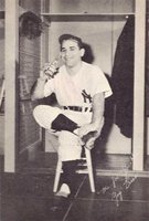 1959 Yoo Hoo # Yogi Berra No Tab-Hand Cut Baseball Card