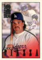 1998 Studio #62 Mike Piazza Baseball Card