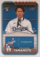 2024 Topps #553 Yoshinobu Yamamoto Golden Mirror Baseball Card