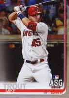 2019 Topps Update  #US146 Mike Trout Rainbow Foil Baseball Card