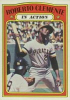 1972 Topps #310 Roberto Clemente In Action Baseball Card