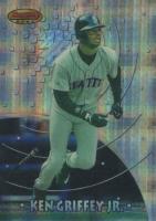 1997 Bowman's Best #2 Cecil Fielder Atomic Refractor Baseball Card