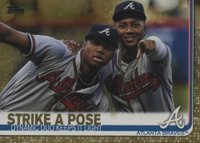 2019 Topps #508 Strike A Pose Gold Baseball Card