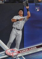 2017 Topps #287 Aaron Judge Catching-Rainbow Foil Baseball Card