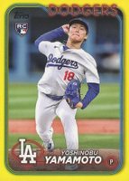 2024 Topps #553 Yoshinobu Yamamoto Yellow Baseball Card