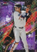 2024 Topps Finest #44 Jung Hoo Lee Purple Checkerboard Refractor Baseball Card