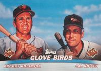 2001 Topps Combos #TC3 Glove Birds Baseball Card