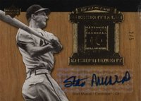 2005 Upper Deck Hall of Fame Essential Enshrinement Autograph #EESM1 Stan Musial Gold Baseball Card