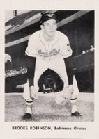 1961 Jay Publishing # Brooks Robinson Fielding Baseball Card