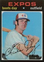 1971 Topps #42 Boots Day Stadium Lights behind ear Baseball Card