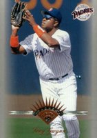1997 Leaf #17 Tony Gwynn Baseball Card