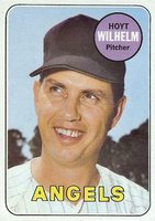1969 Topps #565 Hoyt Wilhelm Baseball Card