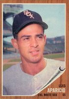 1962 Topps #325 Luis Aparicio Baseball Card